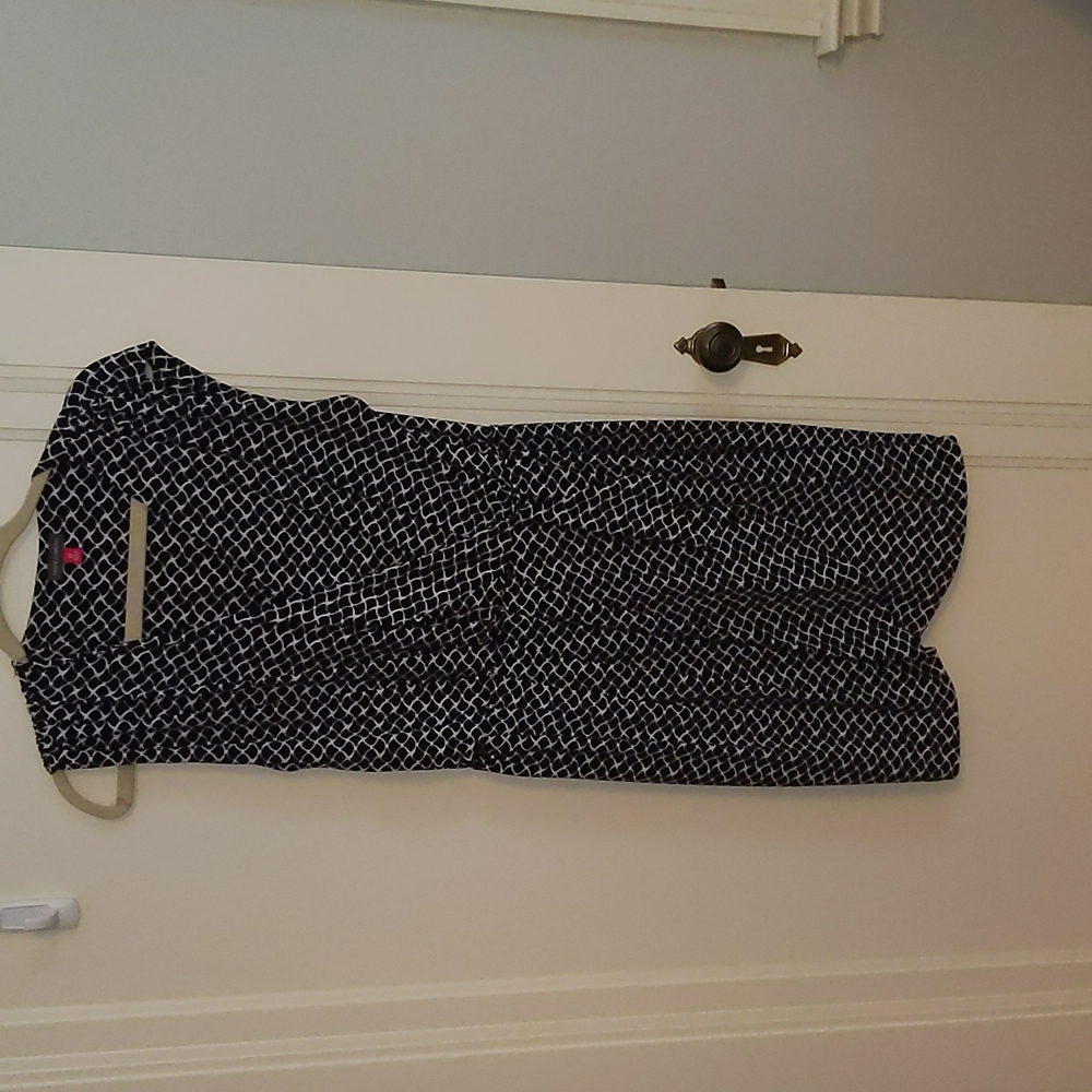 Black and white pull-on dressed with elastic waist.